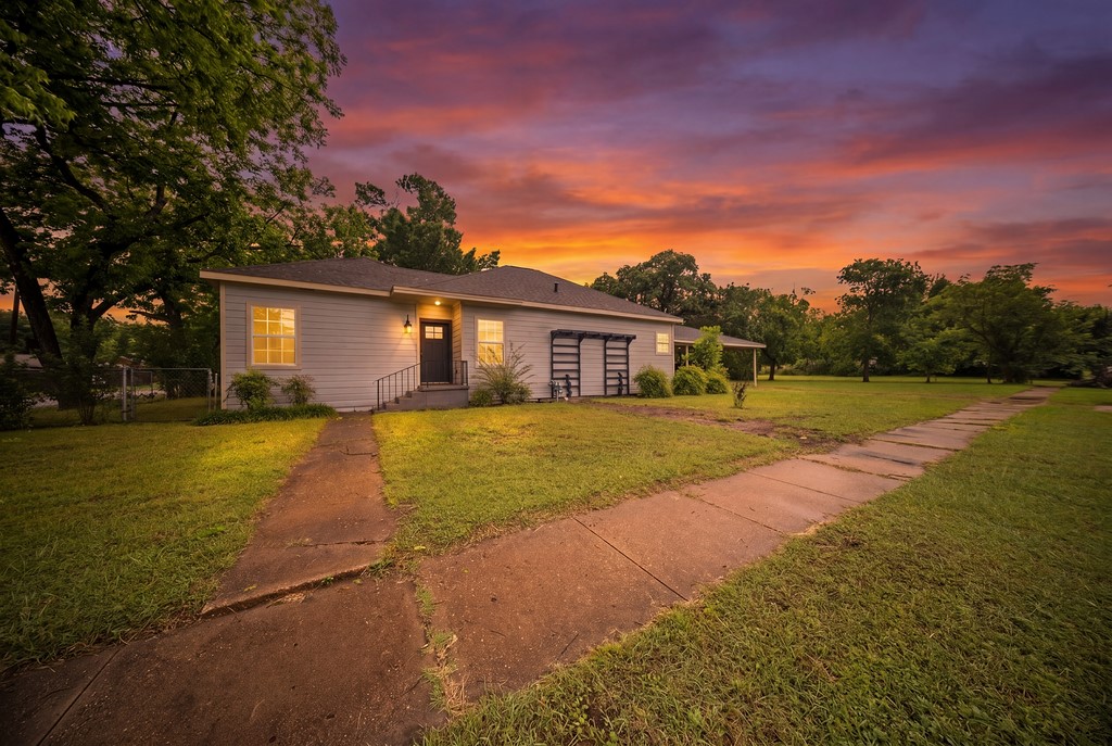 1001 W Lampasas Street Ennis TX 75119