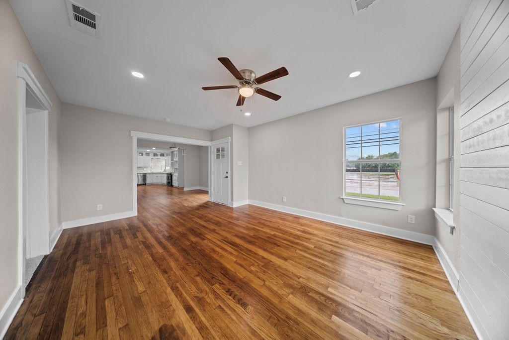 1001 W Lampasas Street Ennis TX 75119
