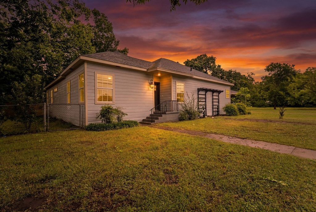 1001 W Lampasas Street Ennis TX 75119