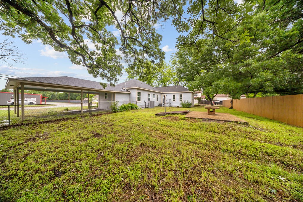 1001 W Lampasas Street Ennis TX 75119