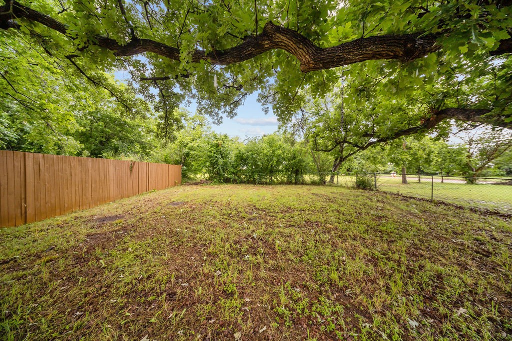 1001 W Lampasas Street Ennis TX 75119