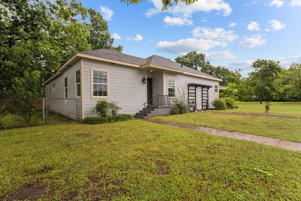 1001 W Lampasas Street Ennis TX 75119