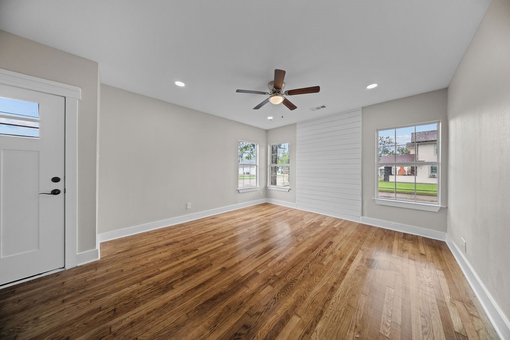 1001 W Lampasas Street Ennis TX 75119