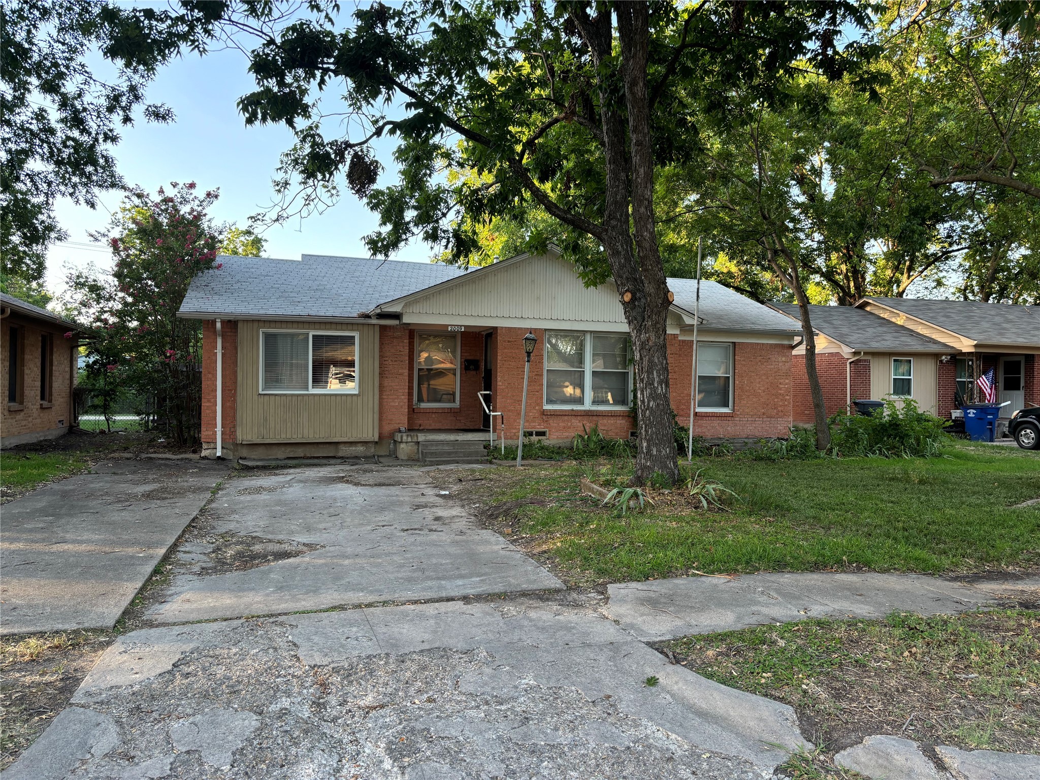 2009 Costa Mesa Drive Dallas TX 75228