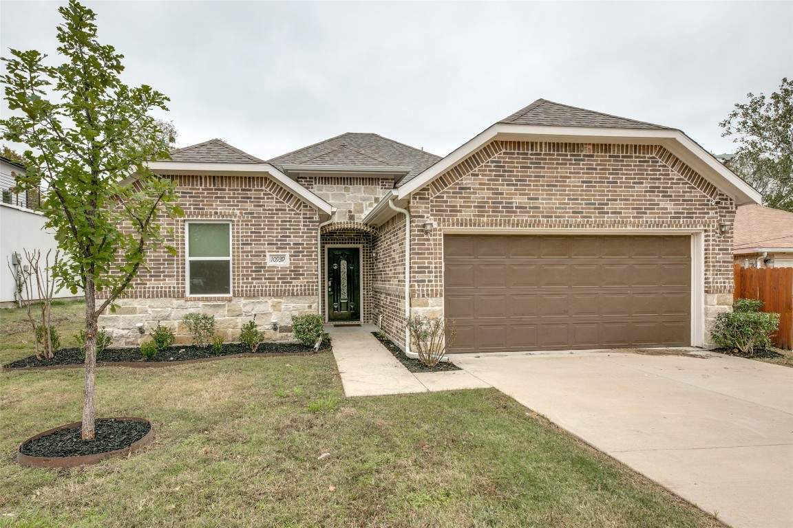 10939 Limestone Drive Balch Springs TX 75180
