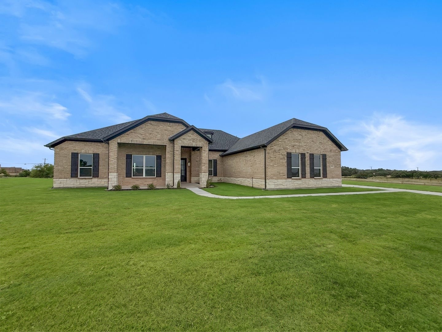 204 Slimp Bluff Azle TX 76020