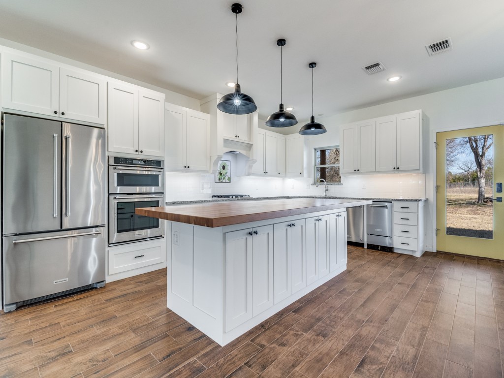 1079 Mountain Bluebird Court Graford TX 76449