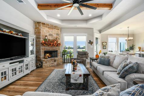 1024 Pioneer Crossing Weatherford TX 76088