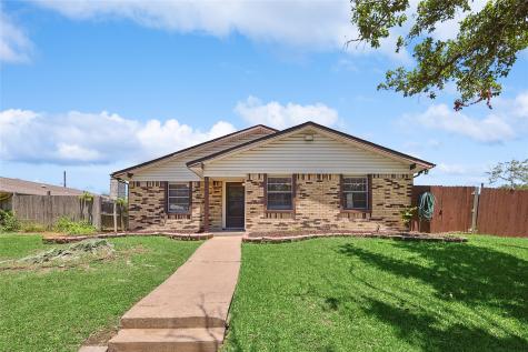 802 Pinehill Lane Grand Prairie TX 75052
