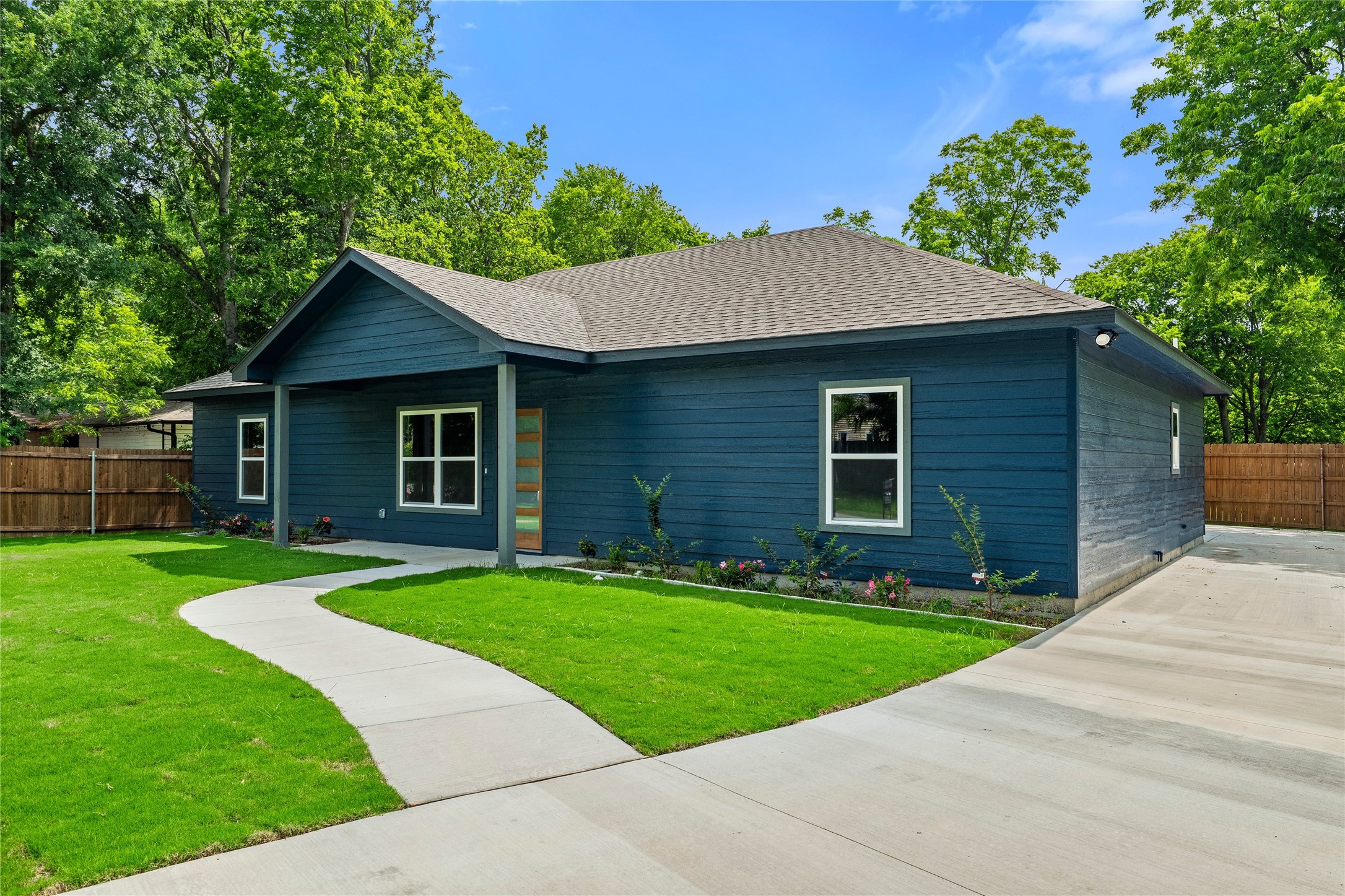 114 S Ellis Street Lancaster TX 75146