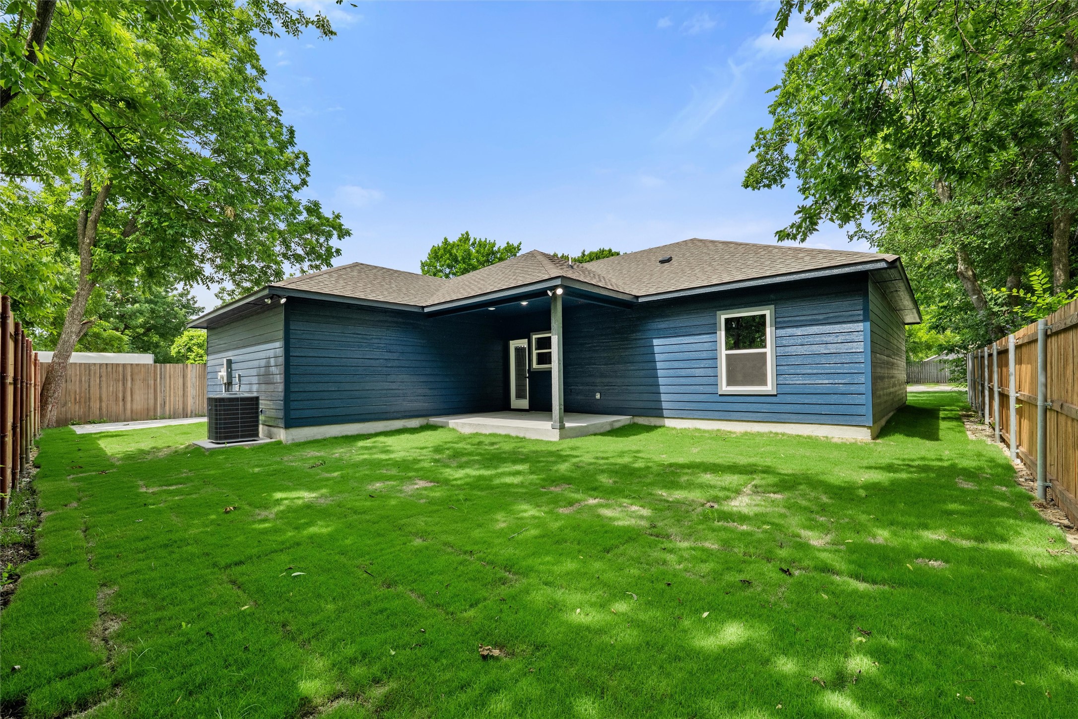 114 S Ellis Street Lancaster TX 75146