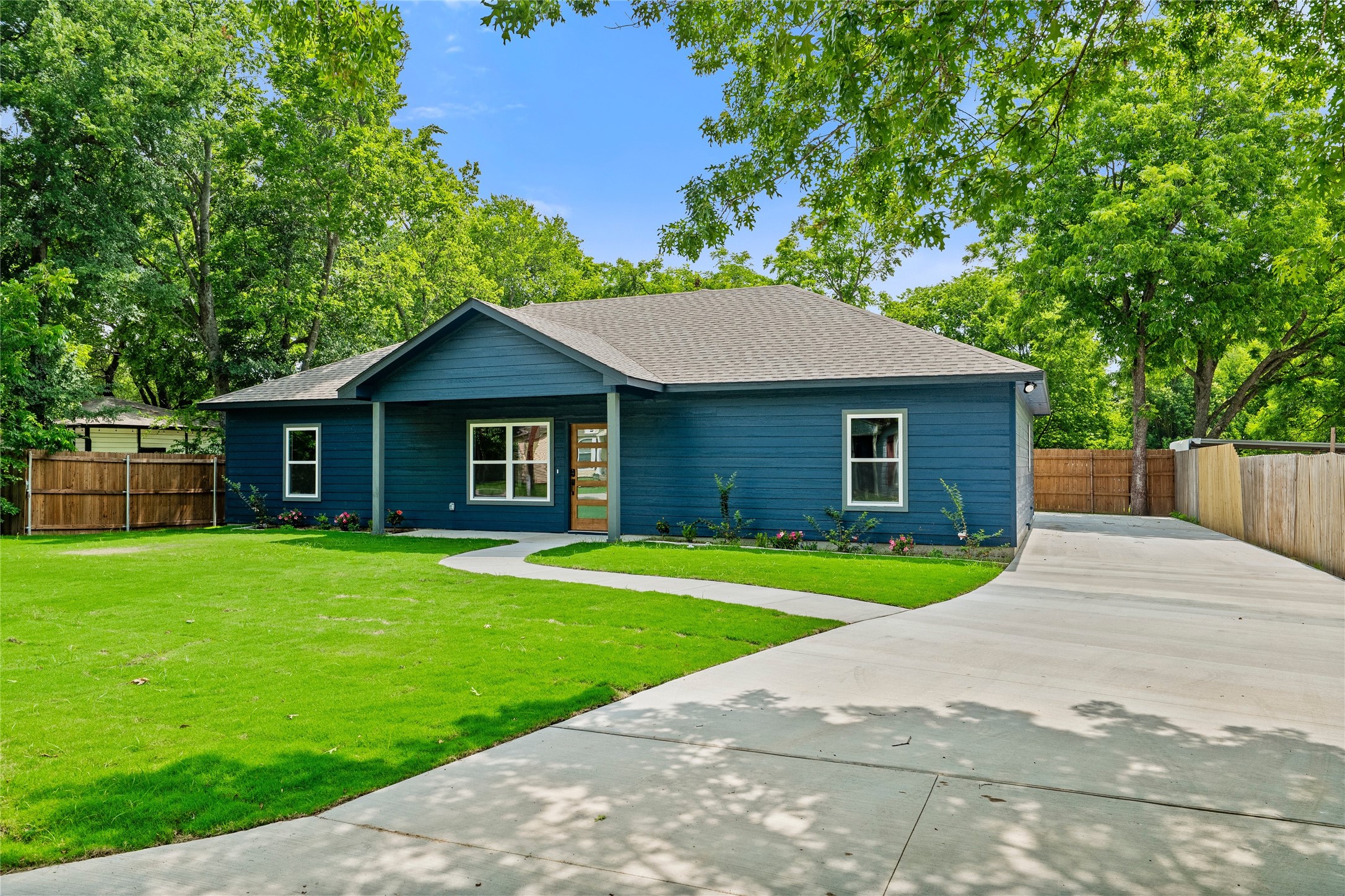 114 S Ellis Street Lancaster TX 75146