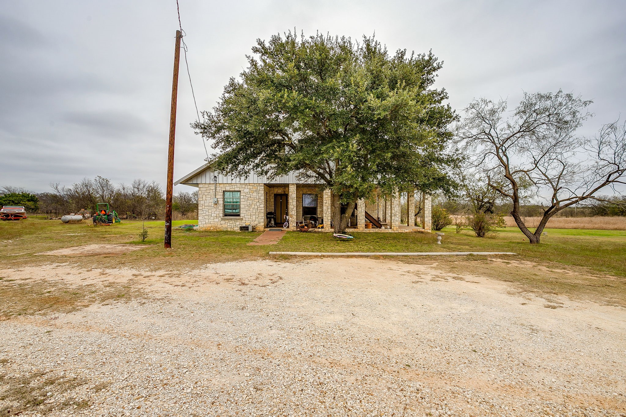 149 Fm 934 Blum TX 76627