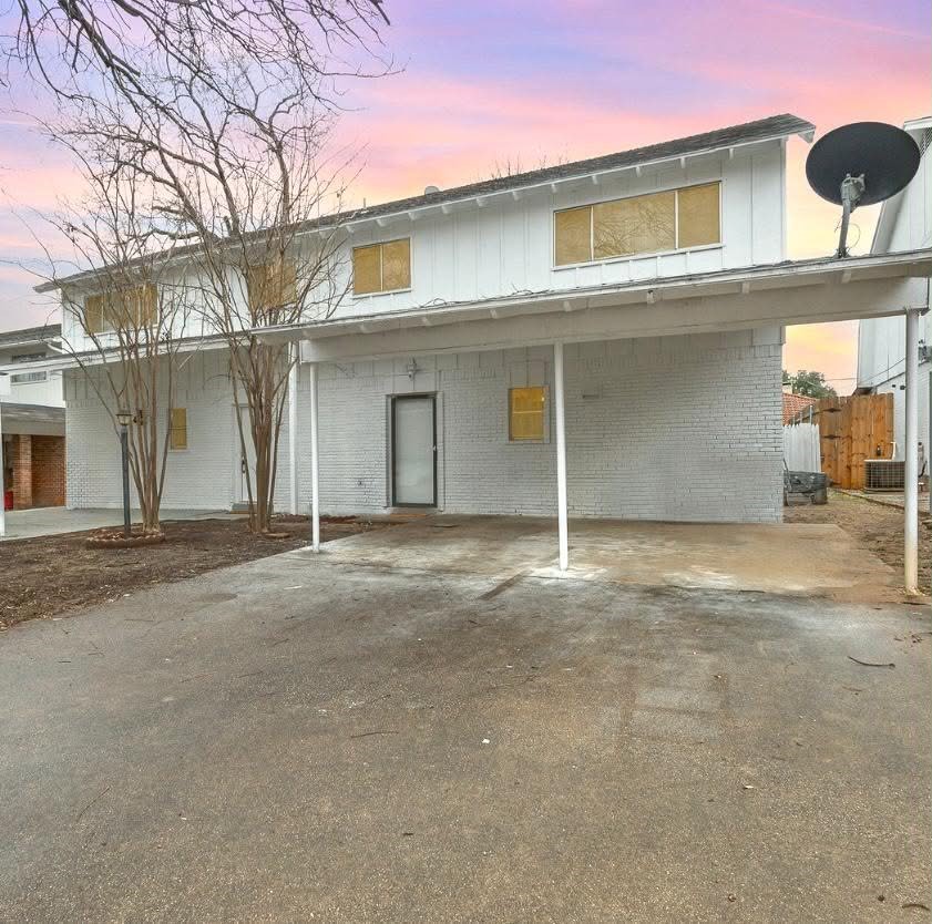 2135 Fleur De Lis Court Arlington TX 76012