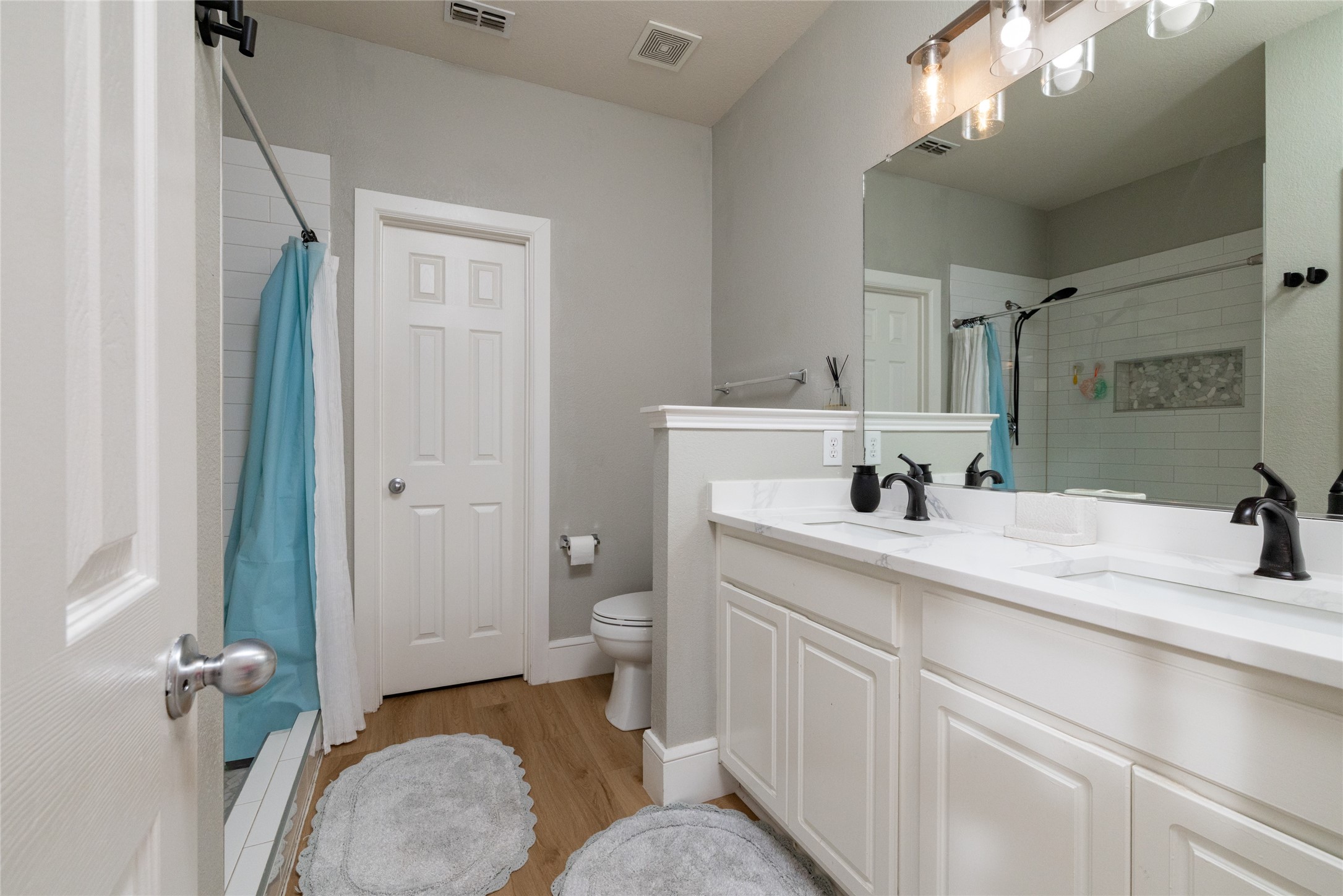 1016 Pebblecreek Drive Burleson TX 76028