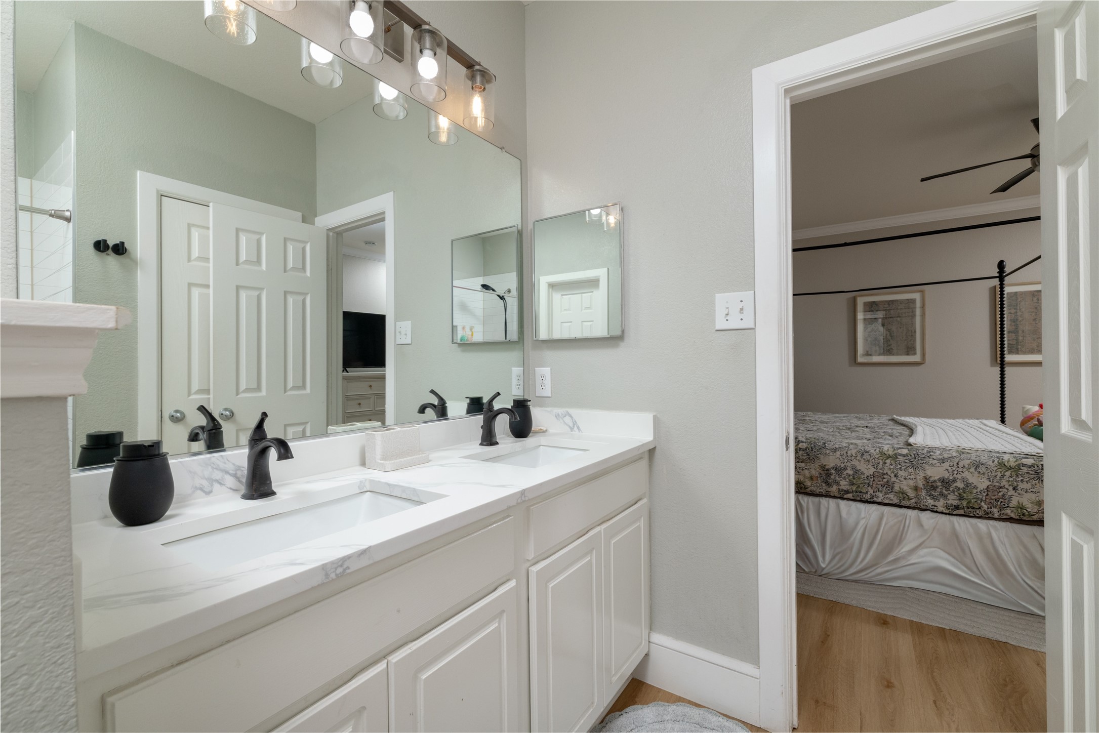1016 Pebblecreek Drive Burleson TX 76028