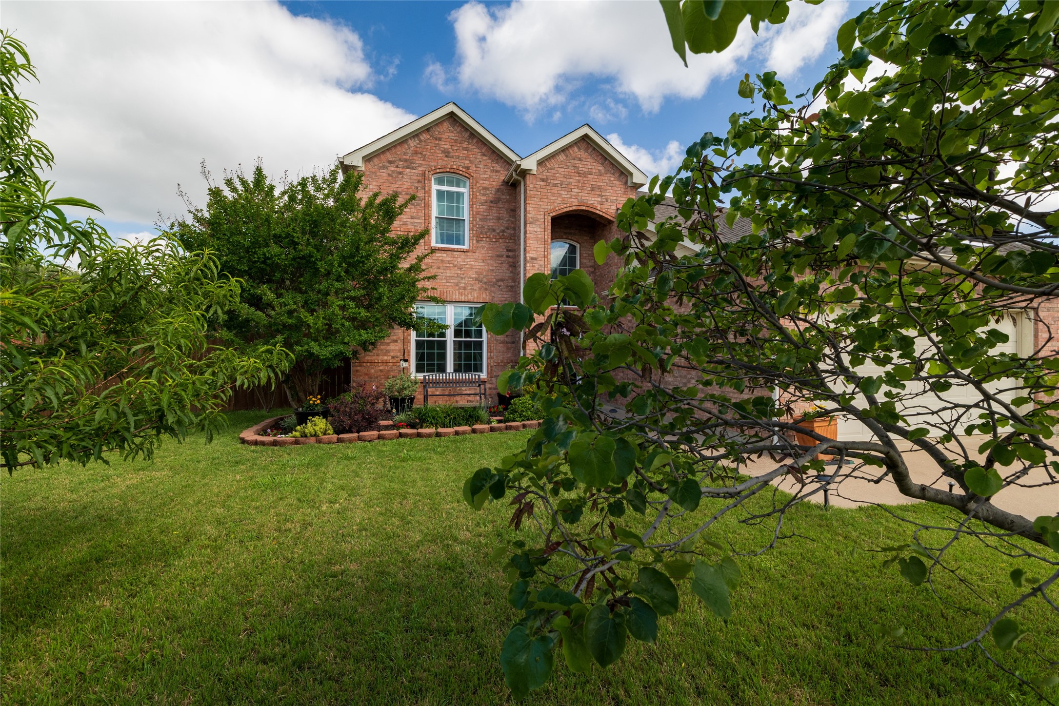 1016 Pebblecreek Drive Burleson TX 76028
