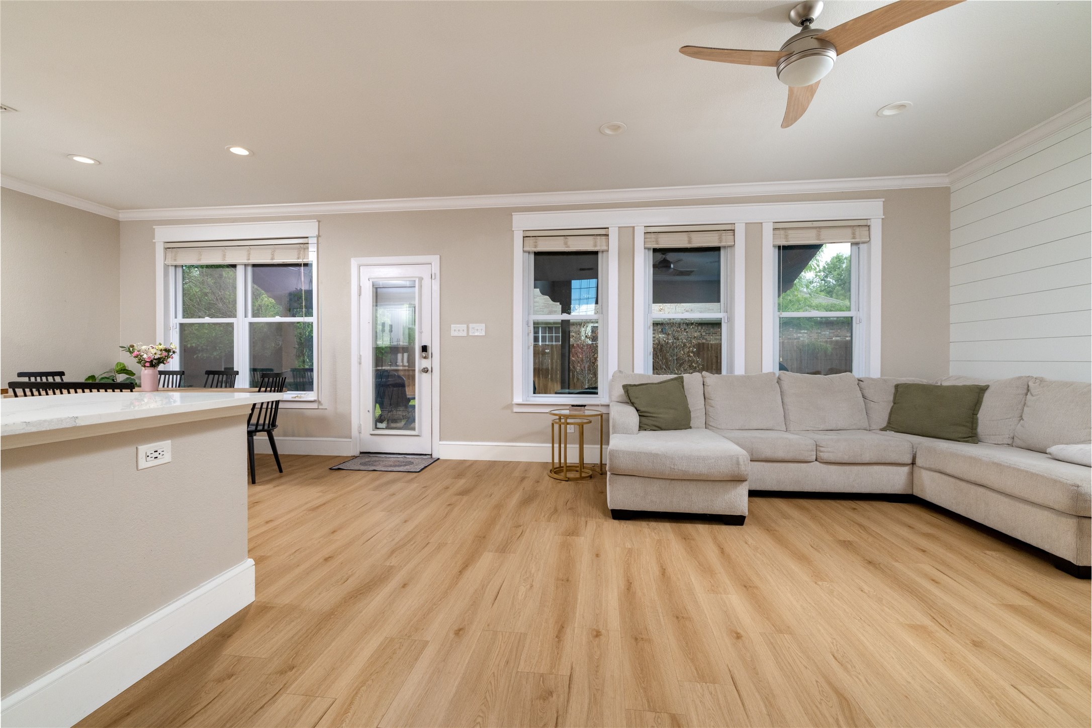 1016 Pebblecreek Drive Burleson TX 76028