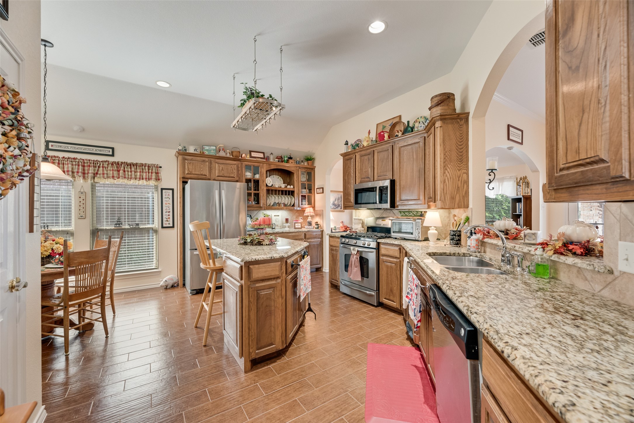 11016 Castle Oak Lane W Fort Worth TX 76108