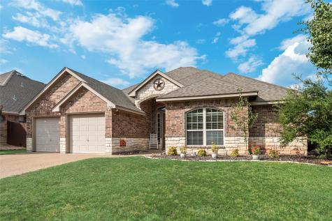 11016 Castle Oak Lane W Fort Worth TX 76108