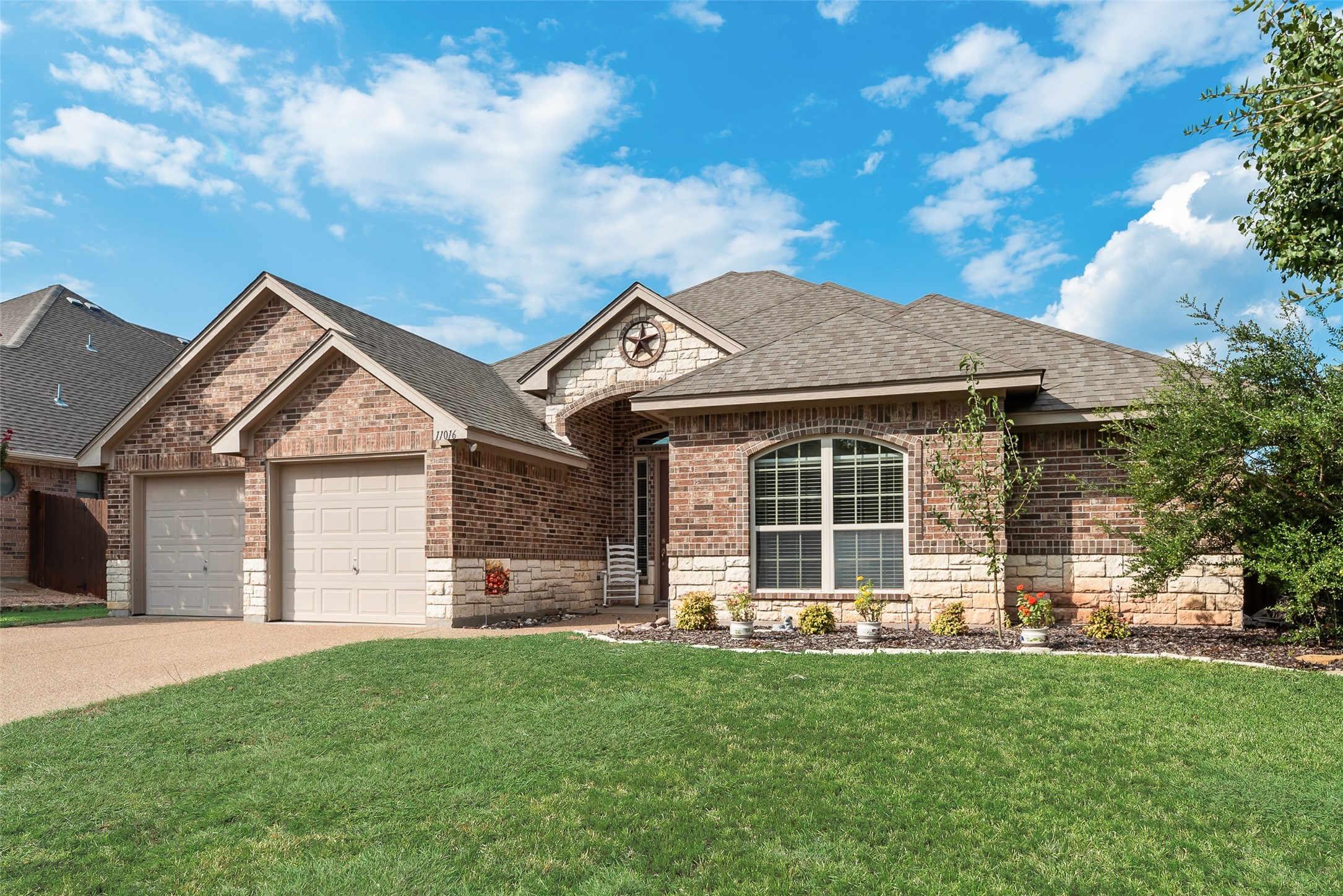 11016 Castle Oak Lane W Fort Worth TX 76108