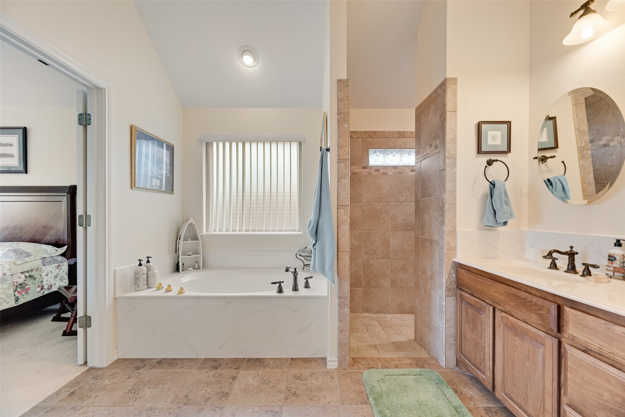 11016 Castle Oak Lane W Fort Worth TX 76108