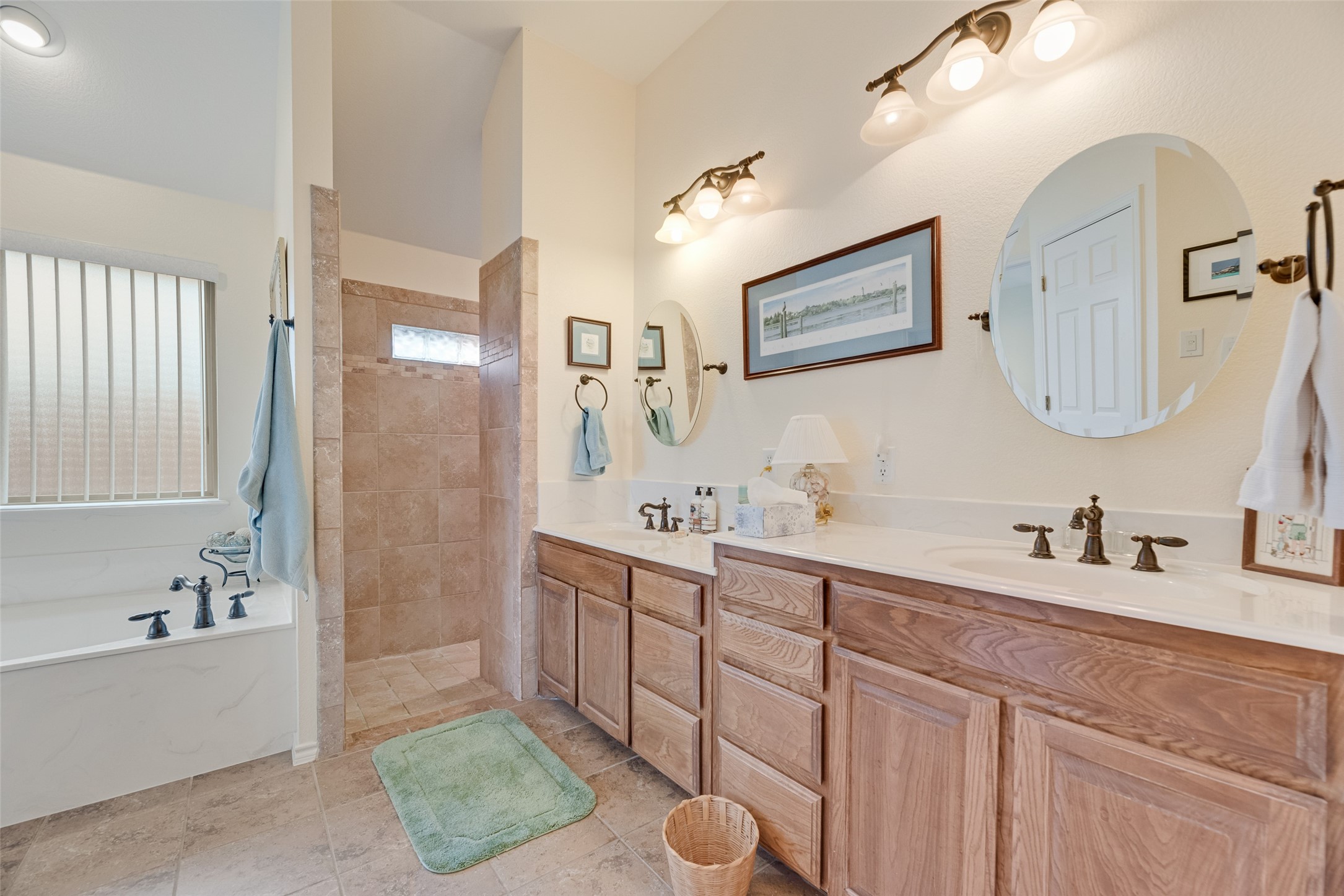 11016 Castle Oak Lane W Fort Worth TX 76108