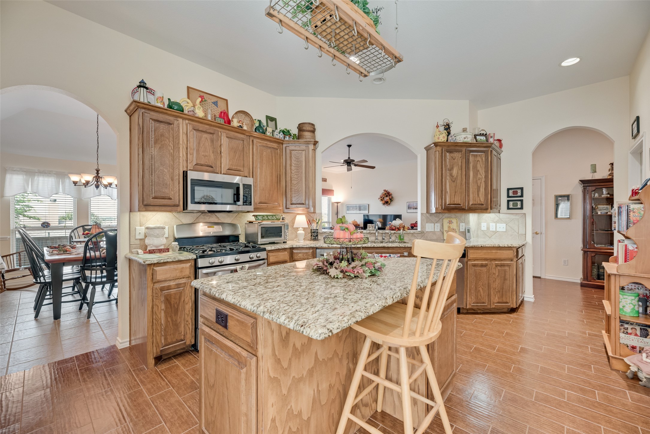 11016 Castle Oak Lane W Fort Worth TX 76108