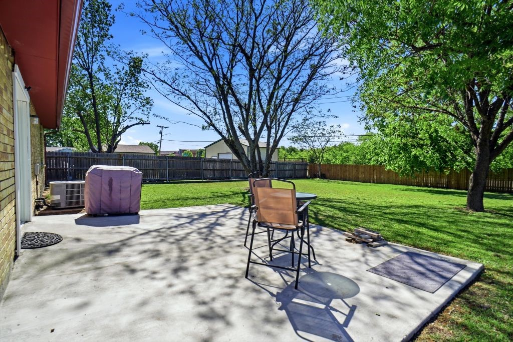 2358 Honeycomb Court Fort Worth TX 76131