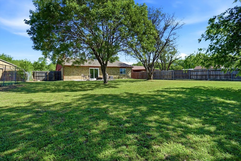2358 Honeycomb Court Fort Worth TX 76131
