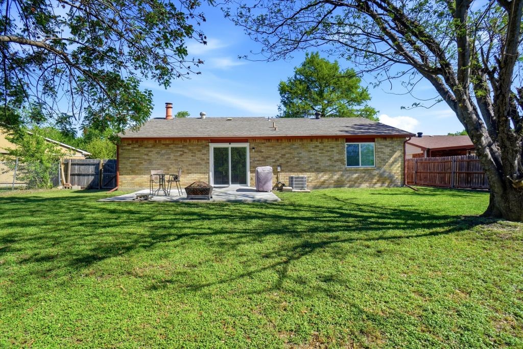 2358 Honeycomb Court Fort Worth TX 76131