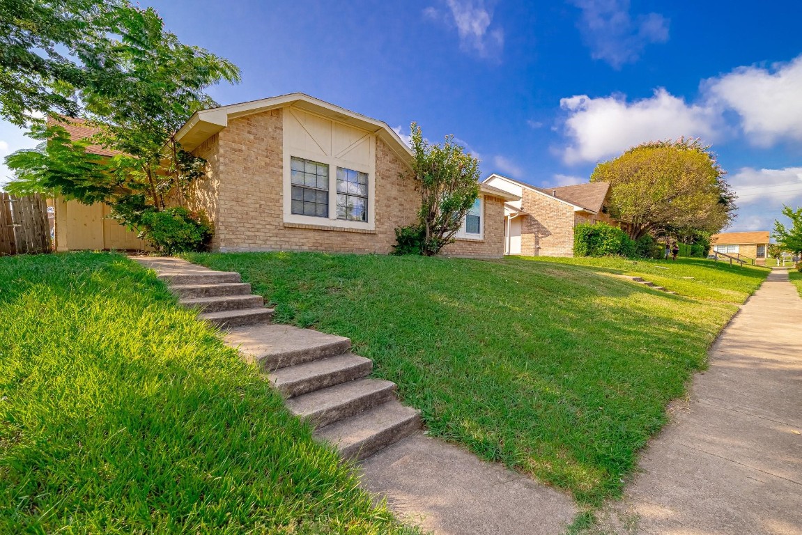 7254 Pineberry Road Dallas TX 75249