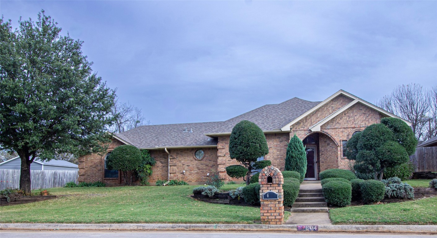 604 Hilltop Court Kennedale TX 76060