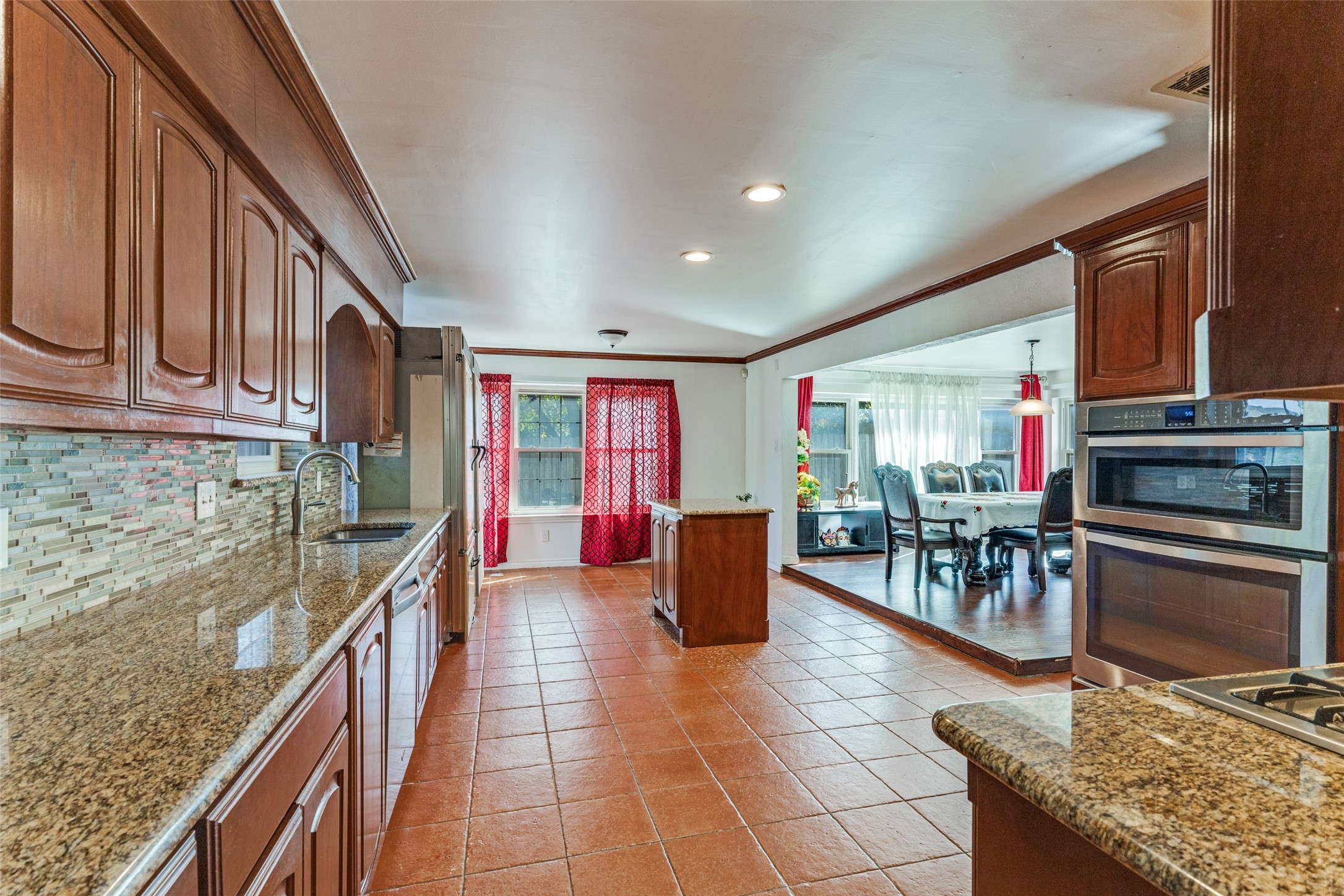 3844 Diamond Loch W North Richland Hills TX 76180