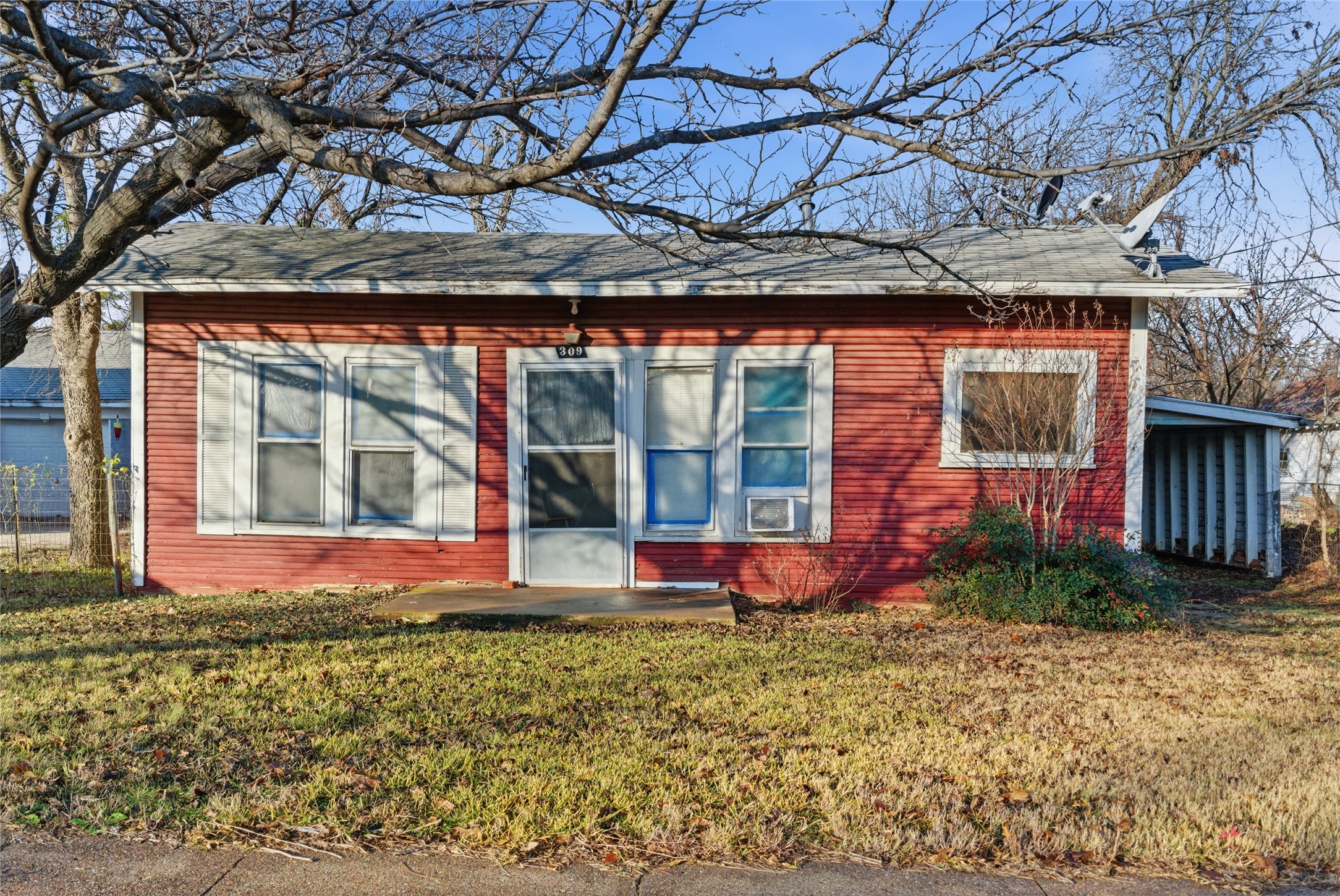 309 S Ostrom Avenue Eastland TX 76448