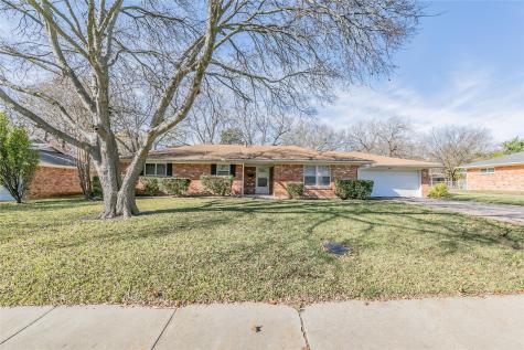 611 Dennis Drive Desoto TX 75115