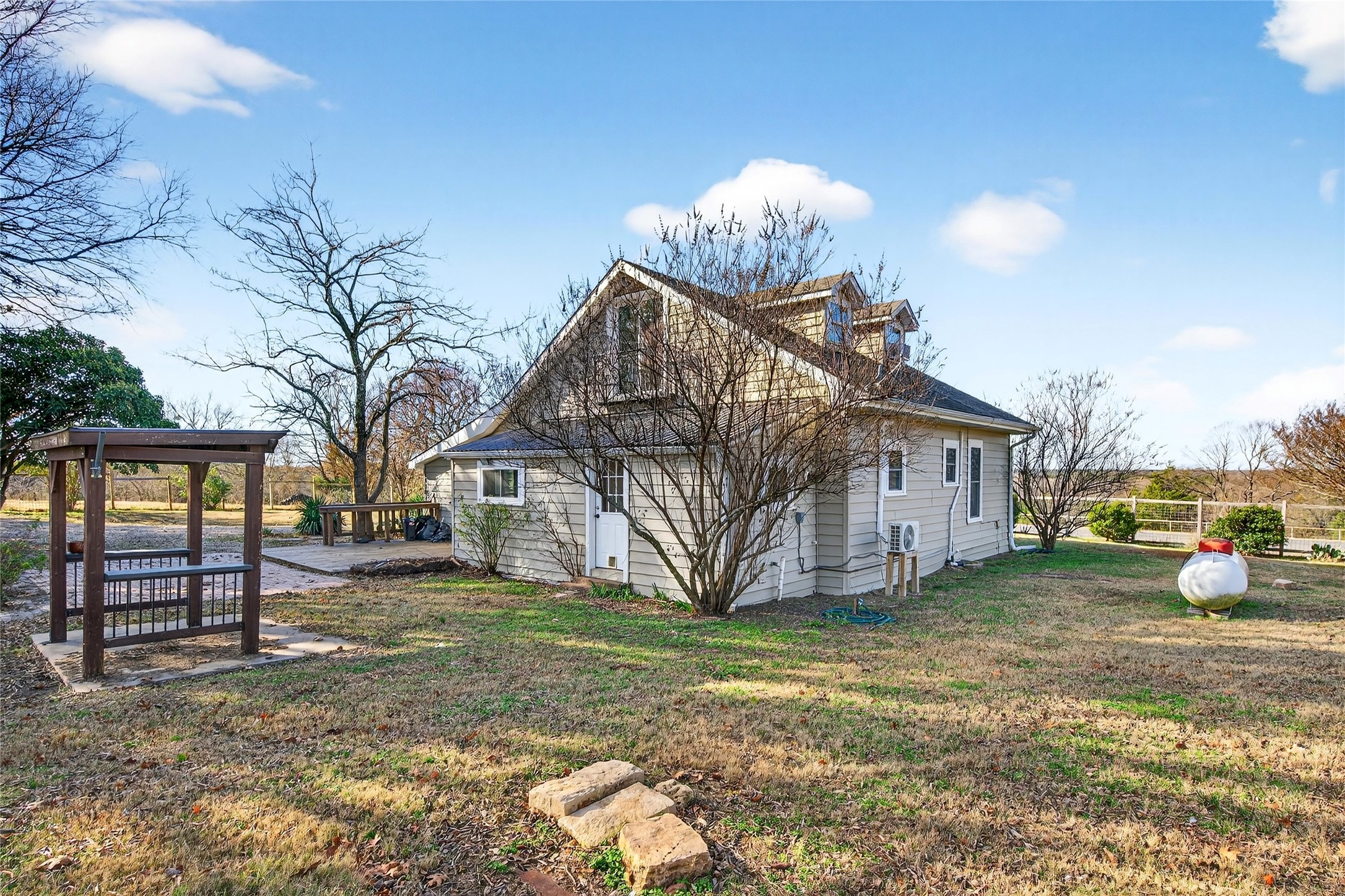 1883 S Fm 2077 Dodd City TX 75438