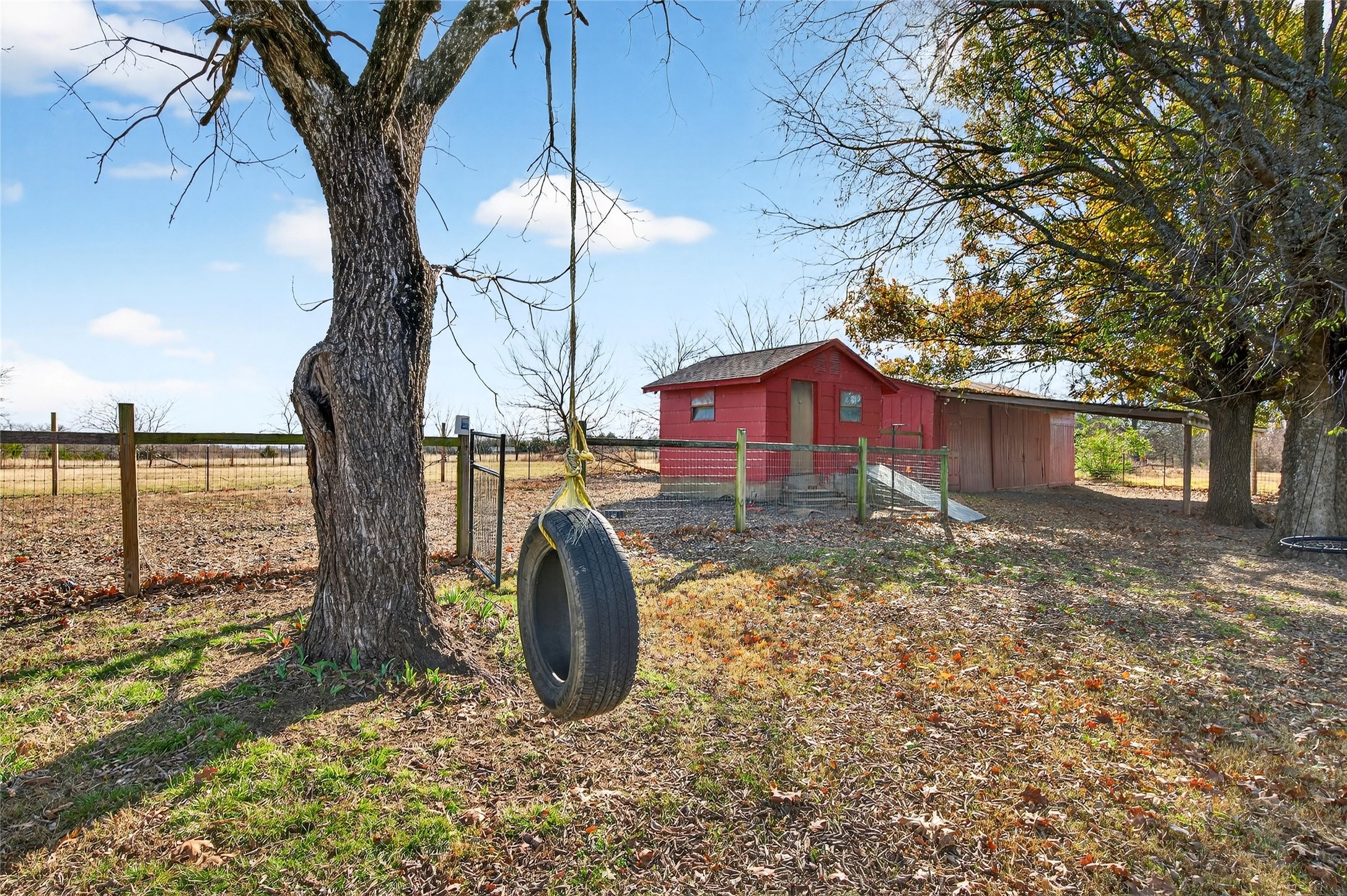 1883 S Fm 2077 Dodd City TX 75438