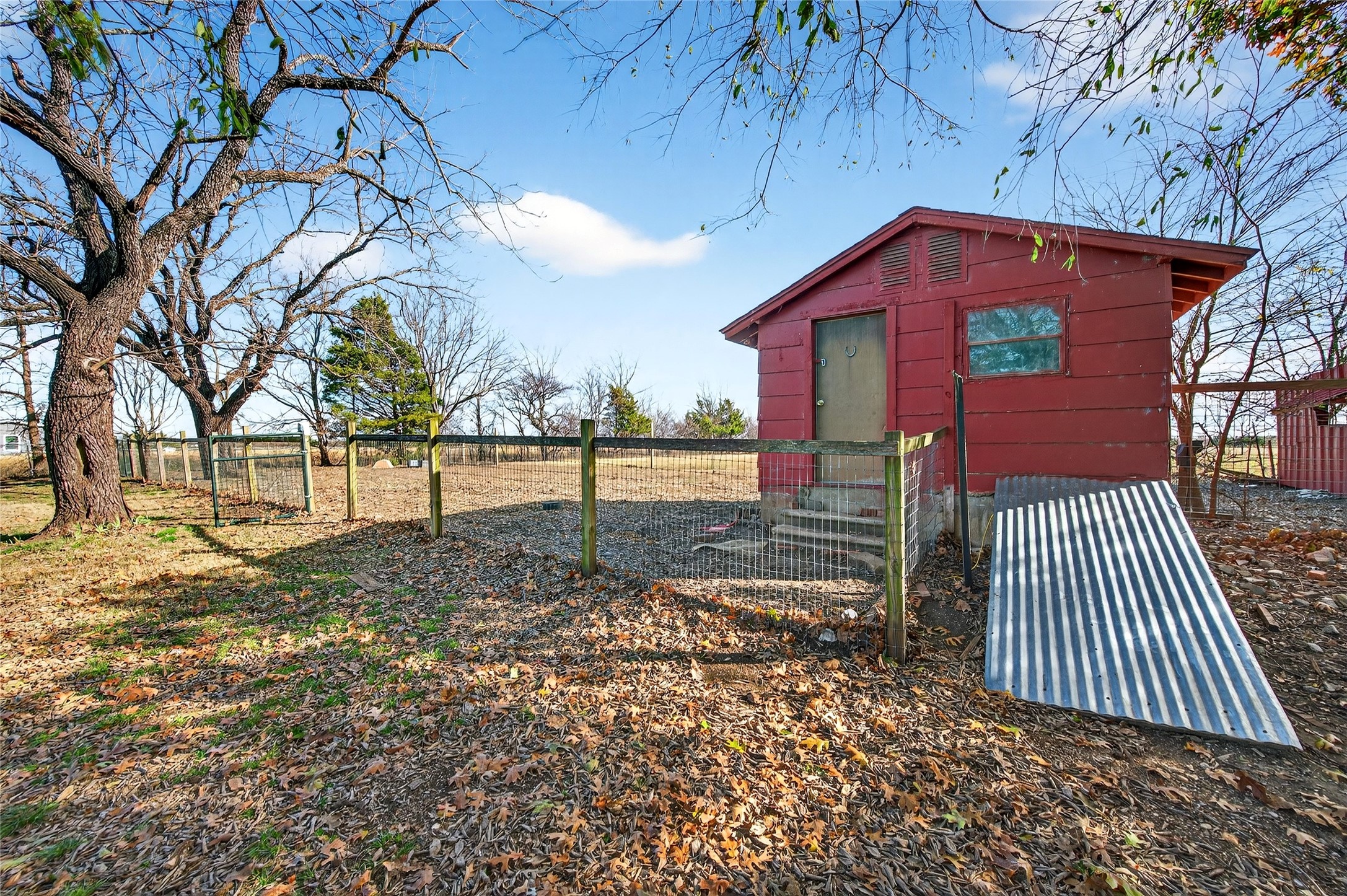 1883 S Fm 2077 Dodd City TX 75438