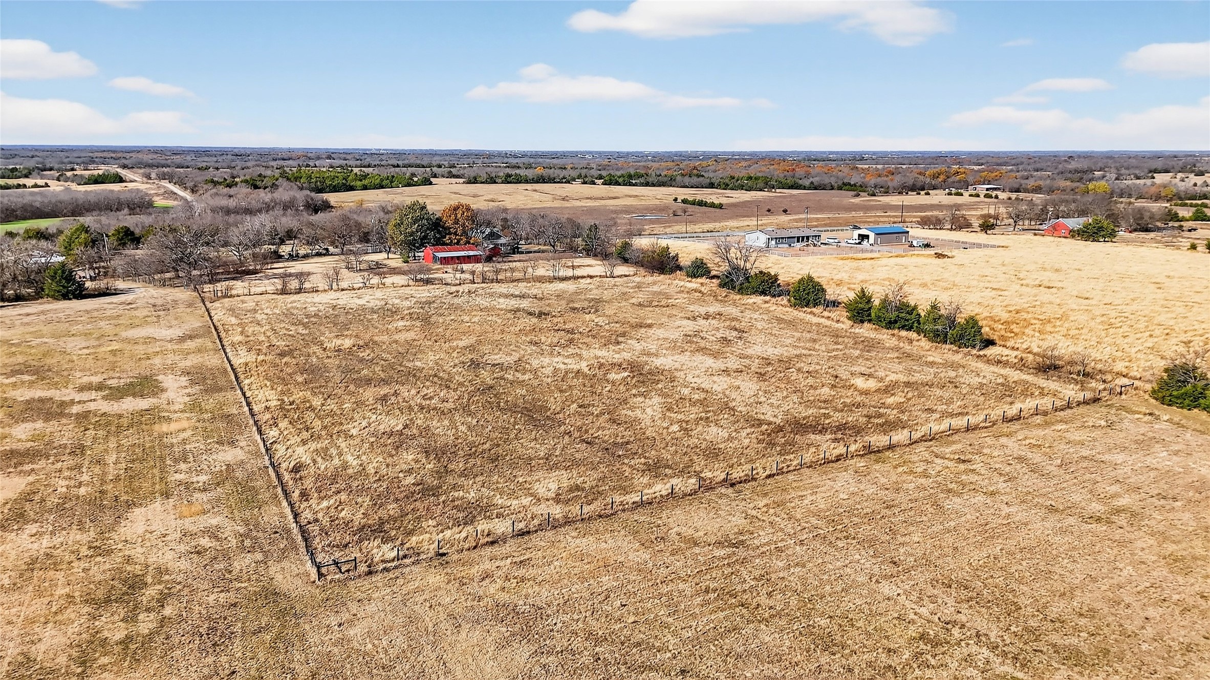 1883 S Fm 2077 Dodd City TX 75438