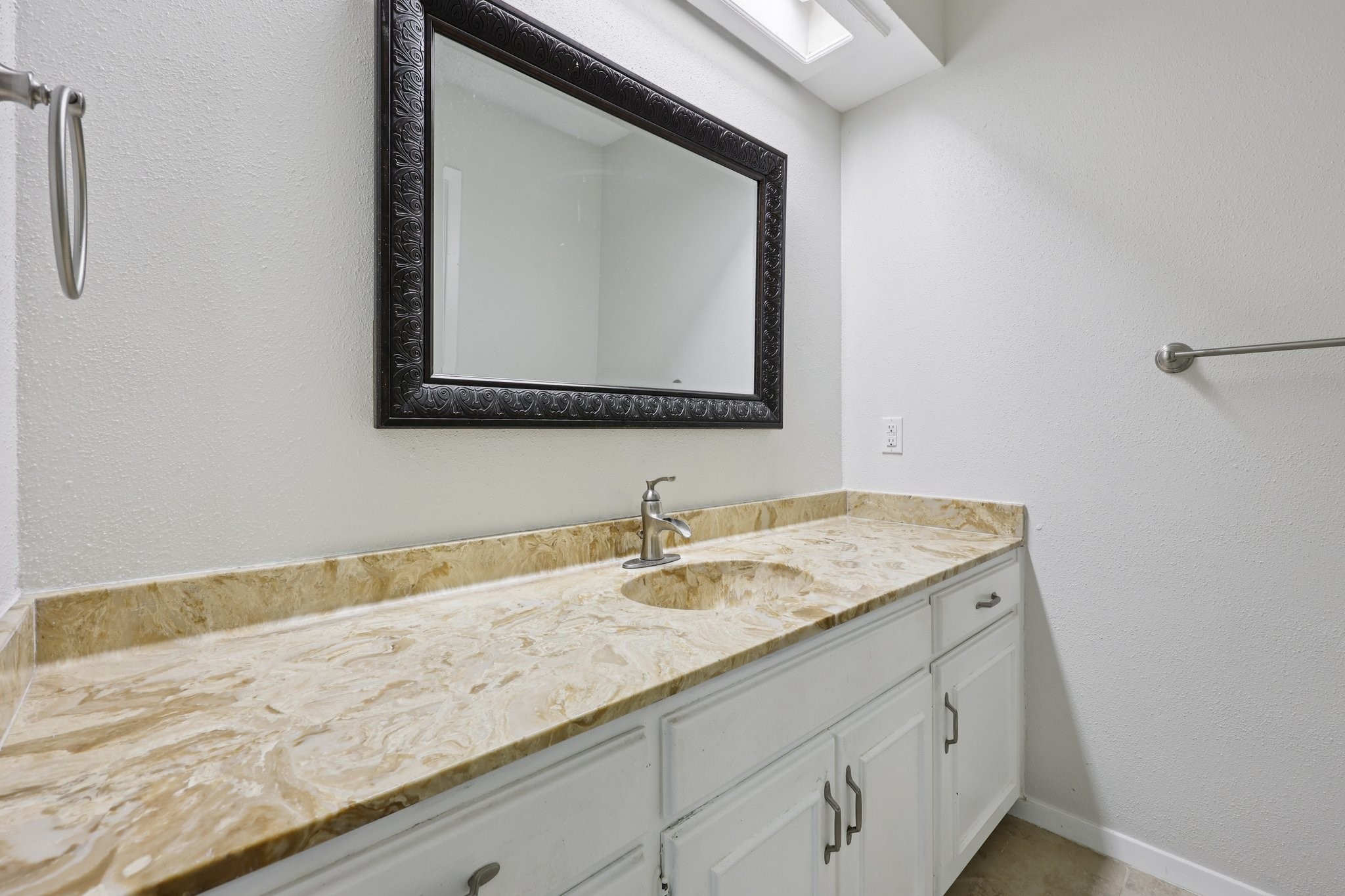 2417 Meadow Court Bedford TX 76021