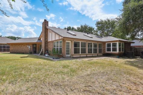 2417 Meadow Court Bedford TX 76021