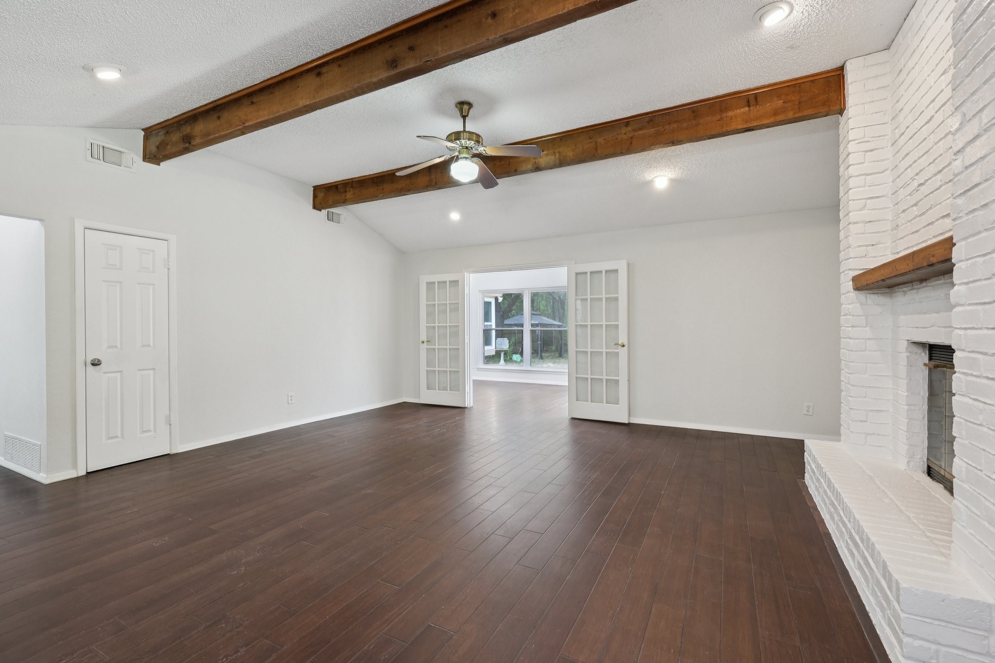 2417 Meadow Court Bedford TX 76021