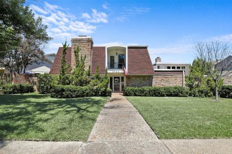 2709 Country Place Carrollton TX 75006
