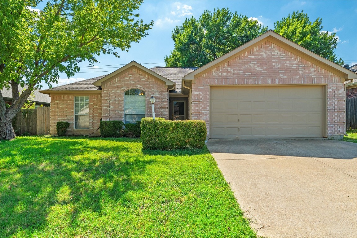 1008 Valley Branch Drive Arlington TX 76001