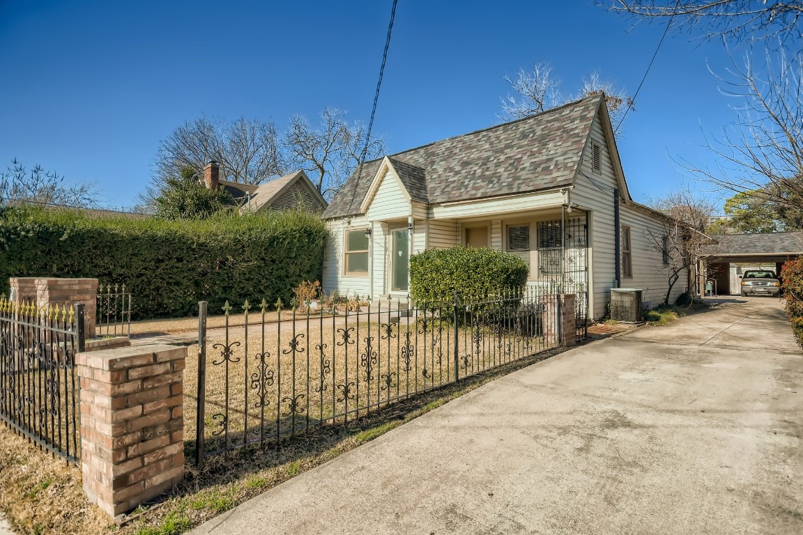 5023 Homer Street Dallas TX 75206