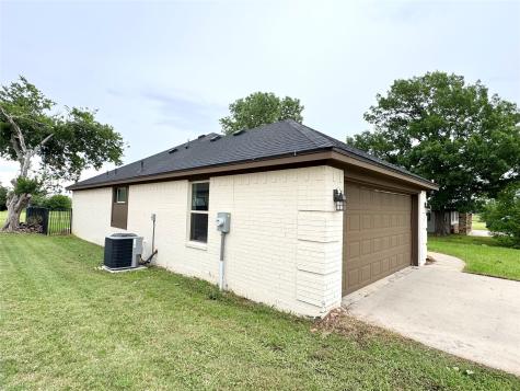 226 Lakeview Drive Runaway Bay TX 76426