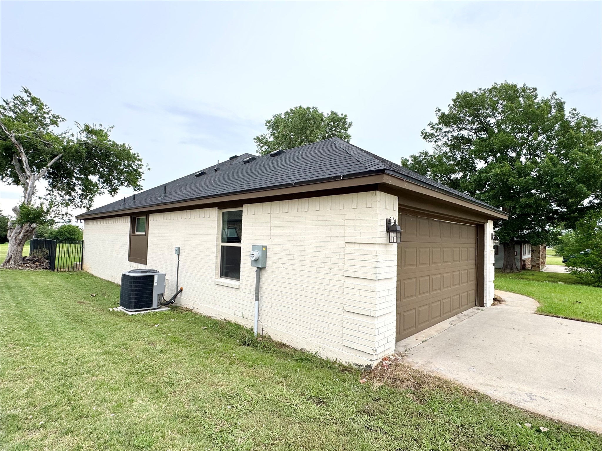 226 Lakeview Drive Runaway Bay TX 76426