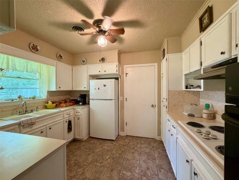 802 W 4th Street Clarksville TX 75426