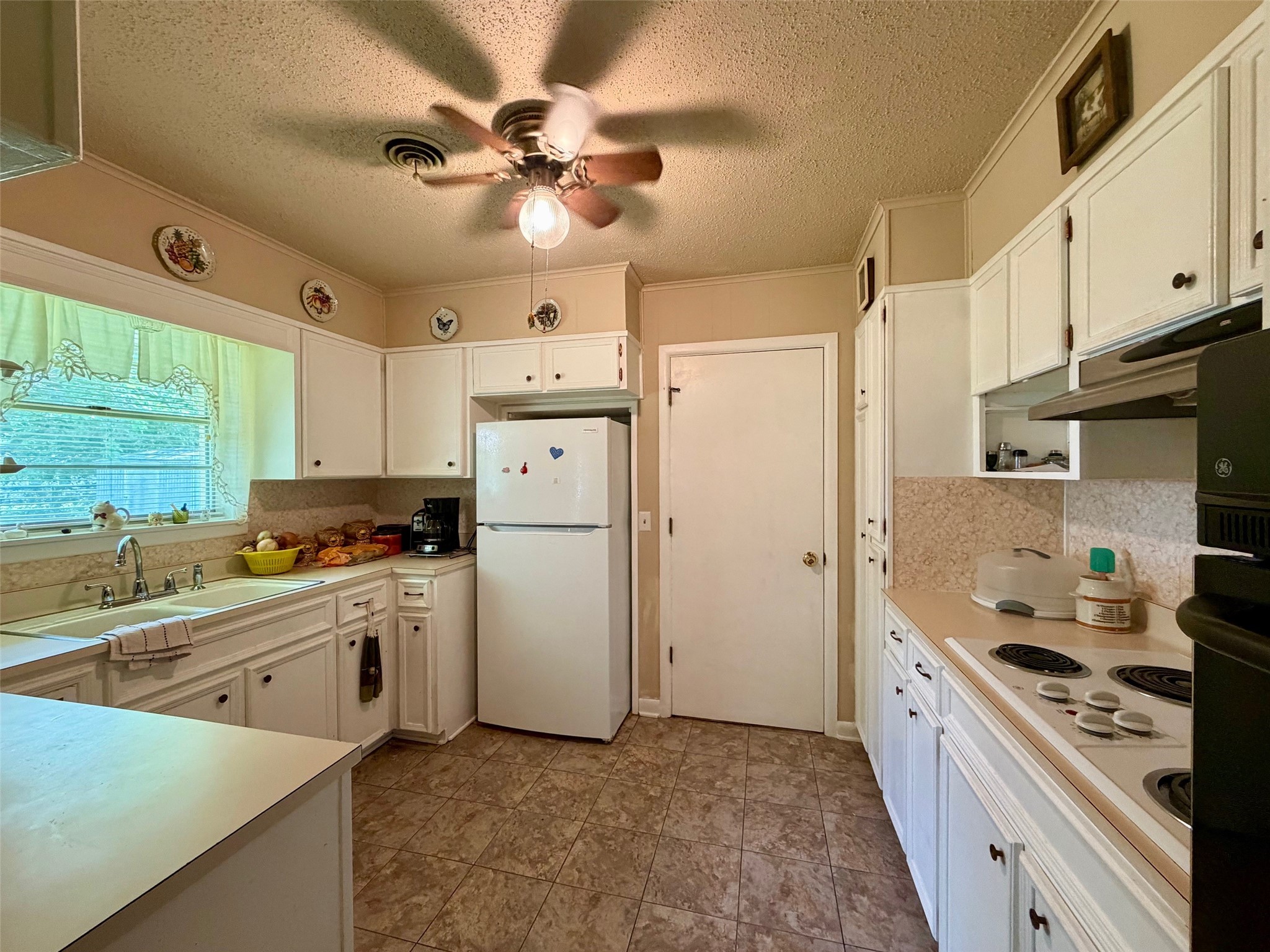 802 W 4th Street Clarksville TX 75426